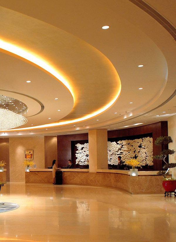 The lobby after the use of LED light bar.jpg